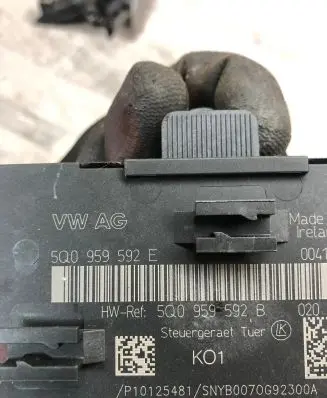 Volkswagen PASSAT B8 Door control unit/module 5Q0959592E 5Q0959592B P10125481