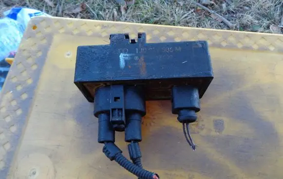 Skoda Fabia Mk2 (5J) Coolant fan relay 1J0919506M