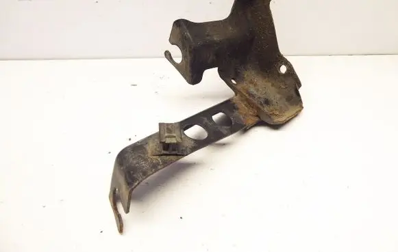 Nissan Serena Gear shift cable bracket 