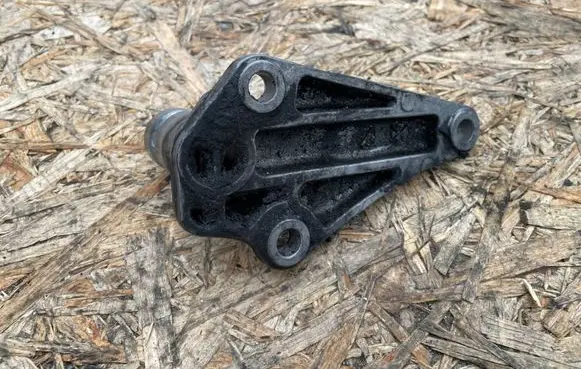 Audi A6 S6 C5 4B Engine mounting bracket 8D0199343J