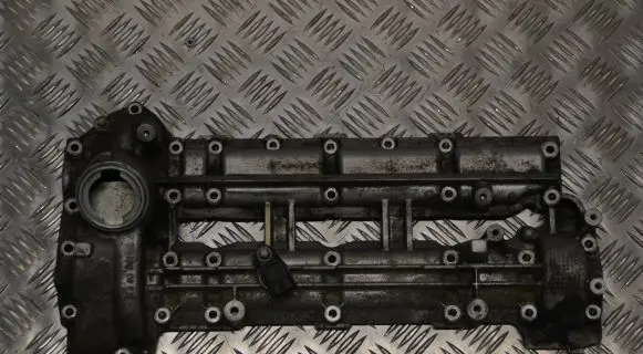 Mercedes-Benz Vito Viano W639 Rocker cam cover A6420101630