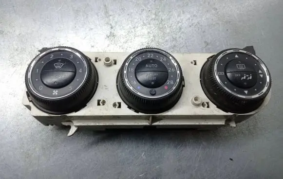 Mercedes-Benz ML W163 Climate control unit A1638204289KZ