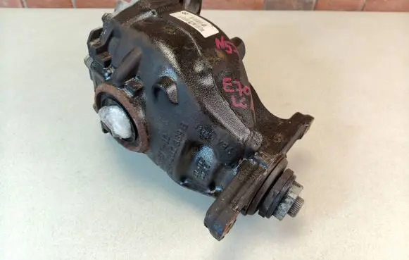 BMW X5 E70 Rear differential 7630912 7590912 7590911