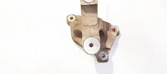 Honda CR-V Engine mounting bracket swab