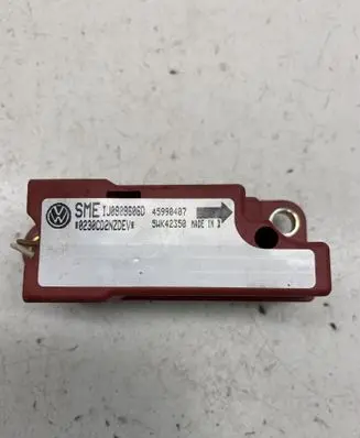 Volkswagen Golf IV Airbag deployment crash/impact sensor 1J0909606D 5WK42350