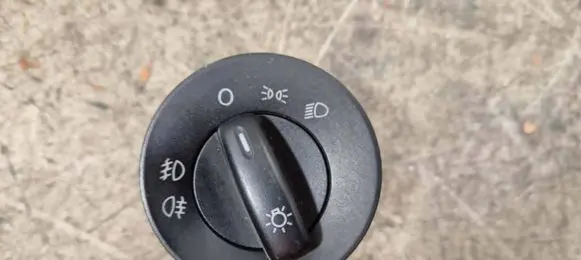Volkswagen Golf V Light switch 1Z0941431C