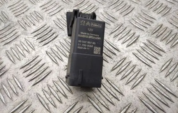 Glow plug pre-heat relay