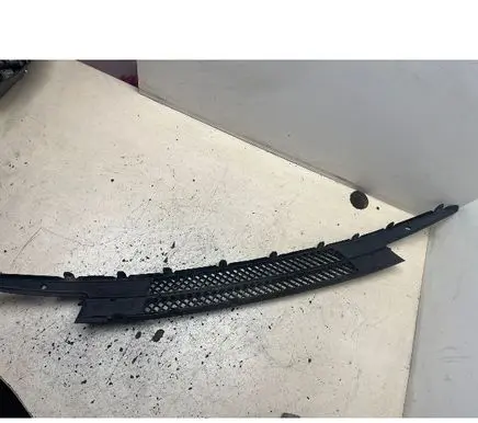 BMW 1 E81 E87 Front bumper lower grill 7182367 158577