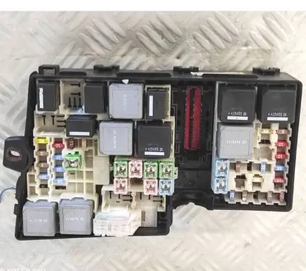 Ford Focus Fuse box set AV6T14A067AD E02345500 013613