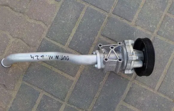 Mitsubishi Outlander Water pump 9679999u