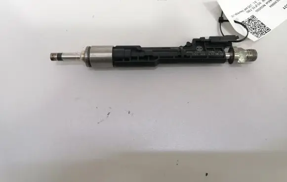BMW X5 F15 Fuel injector 7639994