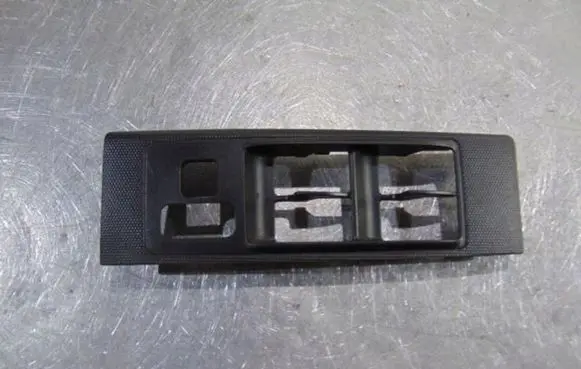 Toyota Corolla Verso E121 Front door window switch trim 