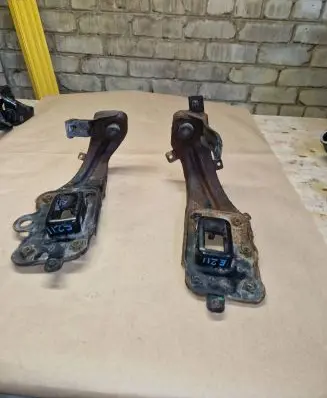 Mercedes-Benz E W211 Bottom radiator support slam panel 