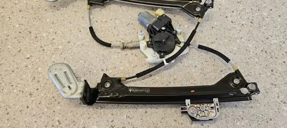 Maserati Ghibli Rear door window regulator with motor 670030022 0130822283