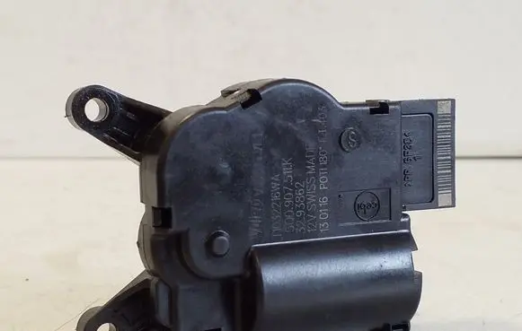 Volkswagen Golf VII Air flap motor/actuator 5Q0907511K
