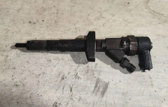 Renault Laguna II Fuel injector 8200010074