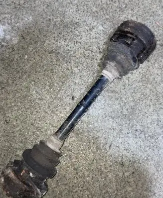 BMW 7 E32 Rear driveshaft 33211225859