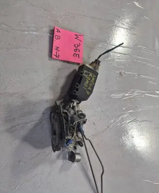Opel Omega B1 Rear door lock 90493703 605329