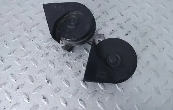 Ford Mustang VI Horn signal FR3T13A803DA