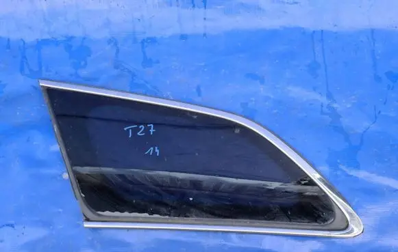 Toyota Avensis T270 Rear side window