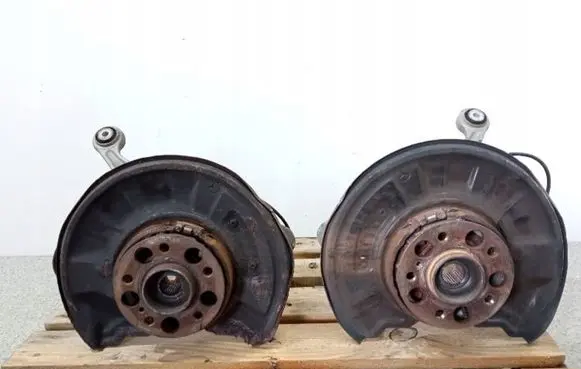 Mercedes-Benz E C207 W207 Front wheel hub spindle knuckle