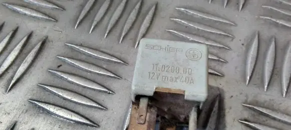 Volkswagen Golf IV Other relay 171937503 07.1200.00