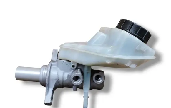 Master brake cylinder