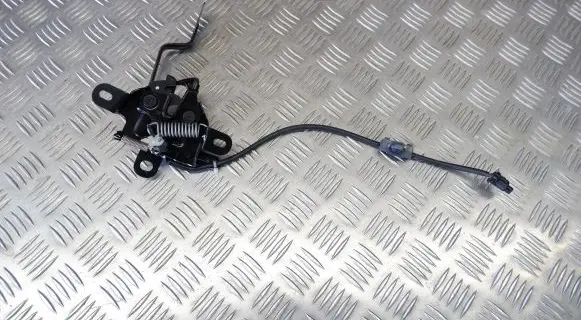 Engine bonnet/hood lock/catch