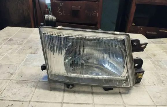 Subaru Forester SF Headlight/headlamp 019110