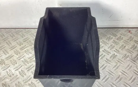 Lexus RX 450H Glove box central console 5882648030