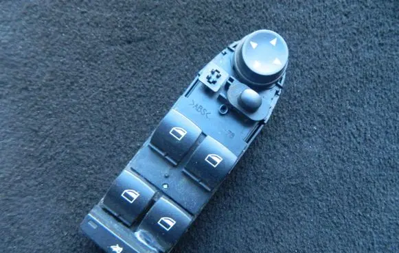 BMW 5 E60 E61 Electric window control switch 9122110