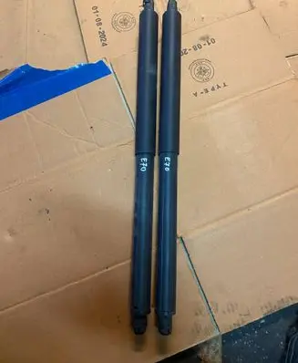 BMW X5 E70 Tailgate strut 