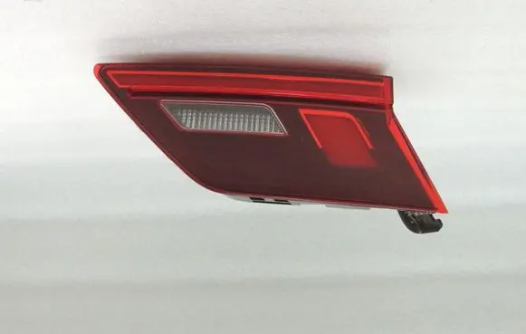 Volkswagen Tiguan Tailgate rear/tail lights 5NA945094F