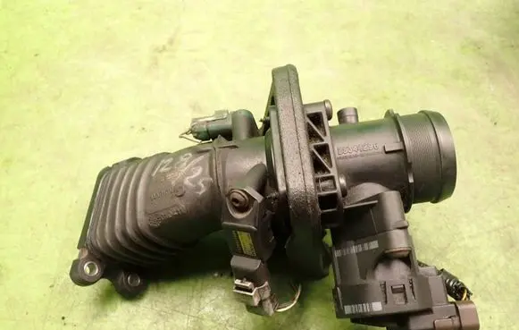 Ford Focus Throttle body valve