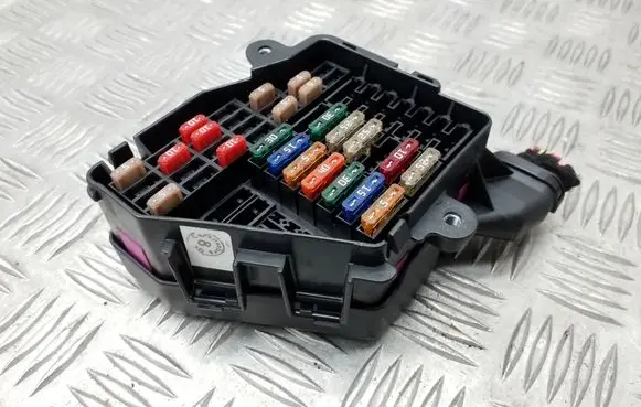 Audi A6 S6 C6 4F Fuse box set 8D2941824