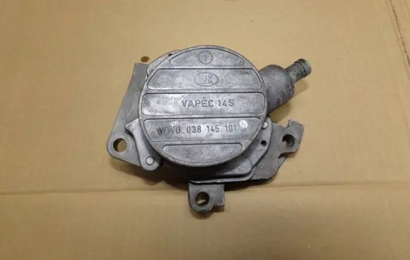 Seat Toledo II (1M) Vacuum pump 038145101B