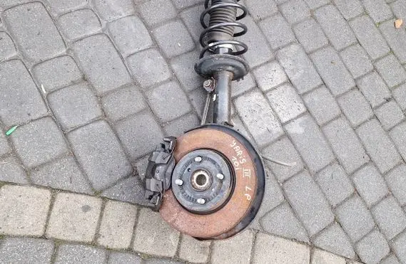 Toyota Yaris Front wheel hub spindle knuckle 