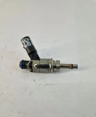 Audi A6 S6 C6 4F Fuel injector 06E906036C