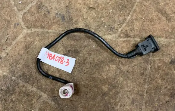 Mercedes-Benz C W204 USB socket connector A1728200515