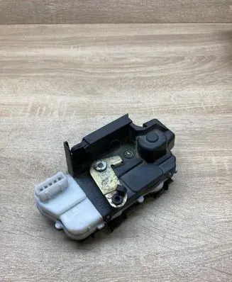 Peugeot 607 Rear door lock 