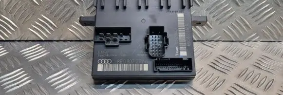 Audi A4 S4 B7 8E 8H Comfort/convenience module 8E0907279K 13032006