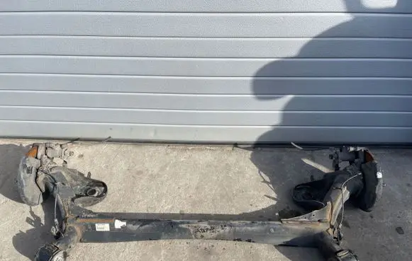 KIA Carens III Rear axle beam with reductor 