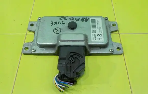 Nissan Juke I F15 Engine control unit/module 23710HY01C 18AB32