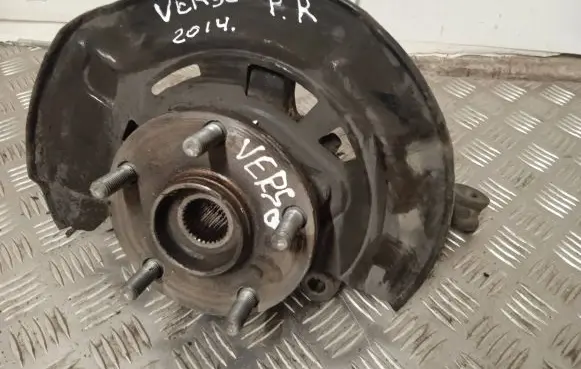 Toyota Verso Front wheel hub