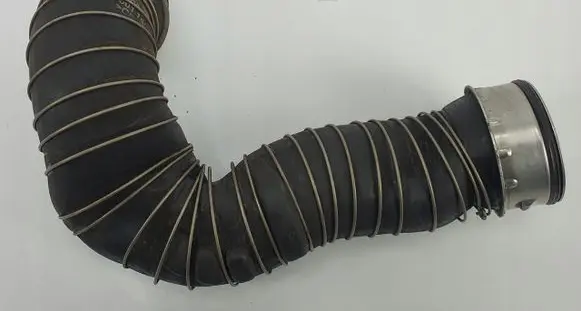 Mercedes-Benz C W203 Intercooler hose/pipe A2035282682