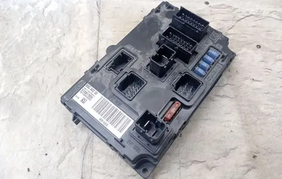 Peugeot 407 Fuse module 9656148080