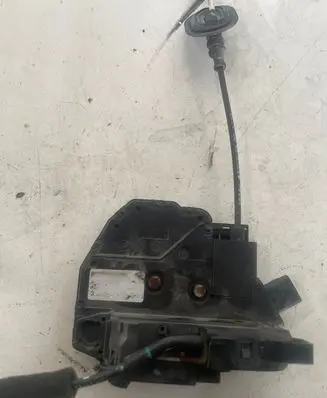 Renault Megane III Front door lock