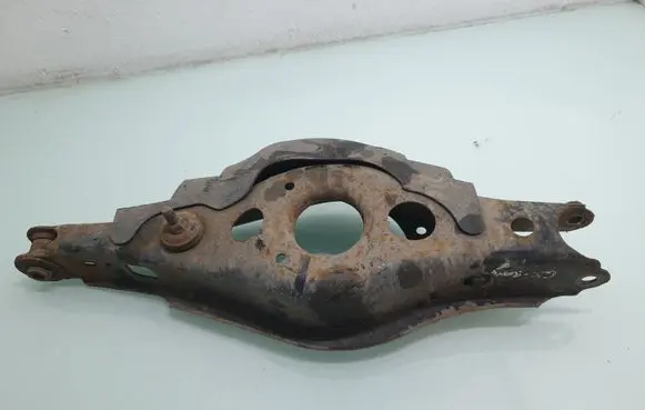 Toyota RAV 4 (XA30) Rear control arm