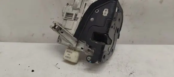 Audi A6 S6 C6 4F Front door lock 4F2837016B