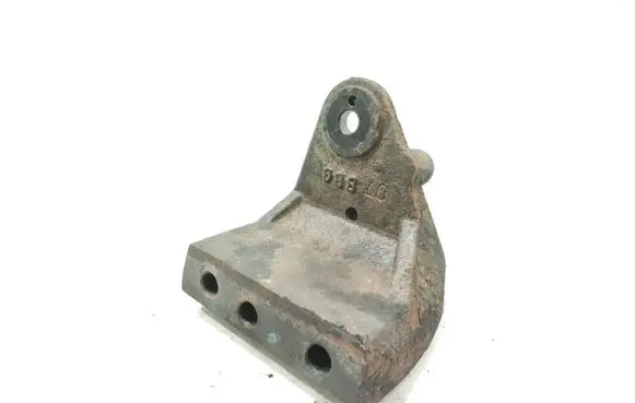Hyundai Santa Fe Engine mounting bracket